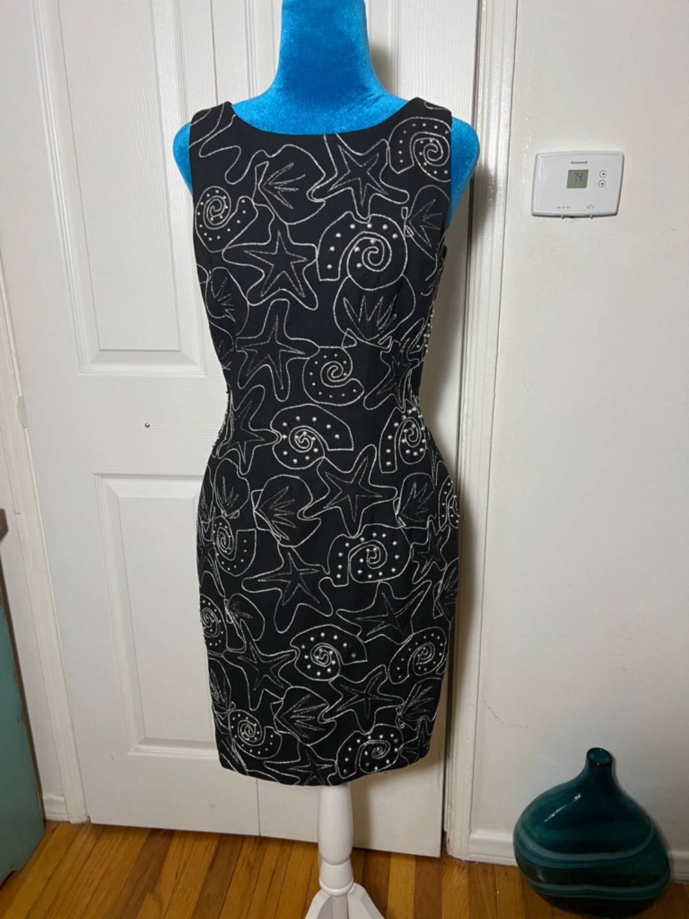 A.J. BARI Vintage Embellished Mini Dress Women’s 6